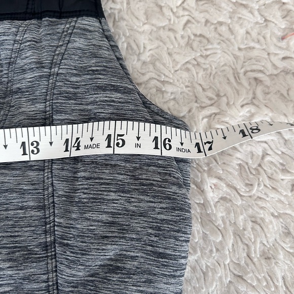 The North Face Black & Gray Heather Athletic Vest with Pockets. Size S - Picture 11 of 11